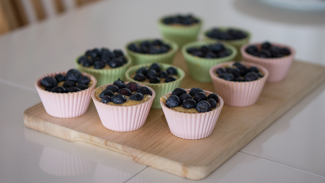 How to Create a Beautiful Holiday Dessert Table